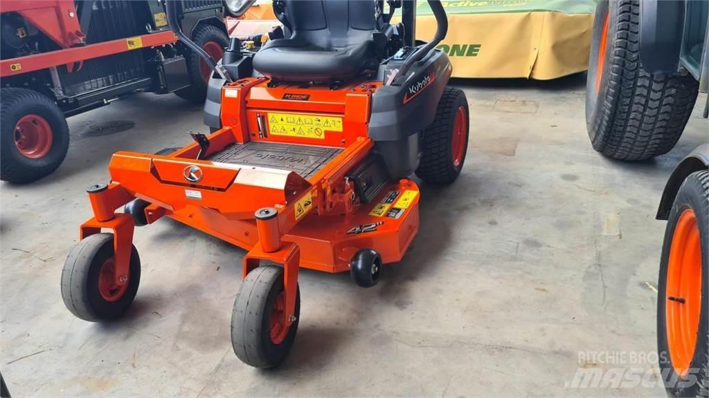 Kubota Z1-421 Greens mowers