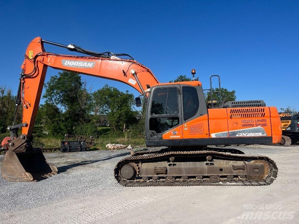Doosan DX 225 LC-5 Crawler excavators
