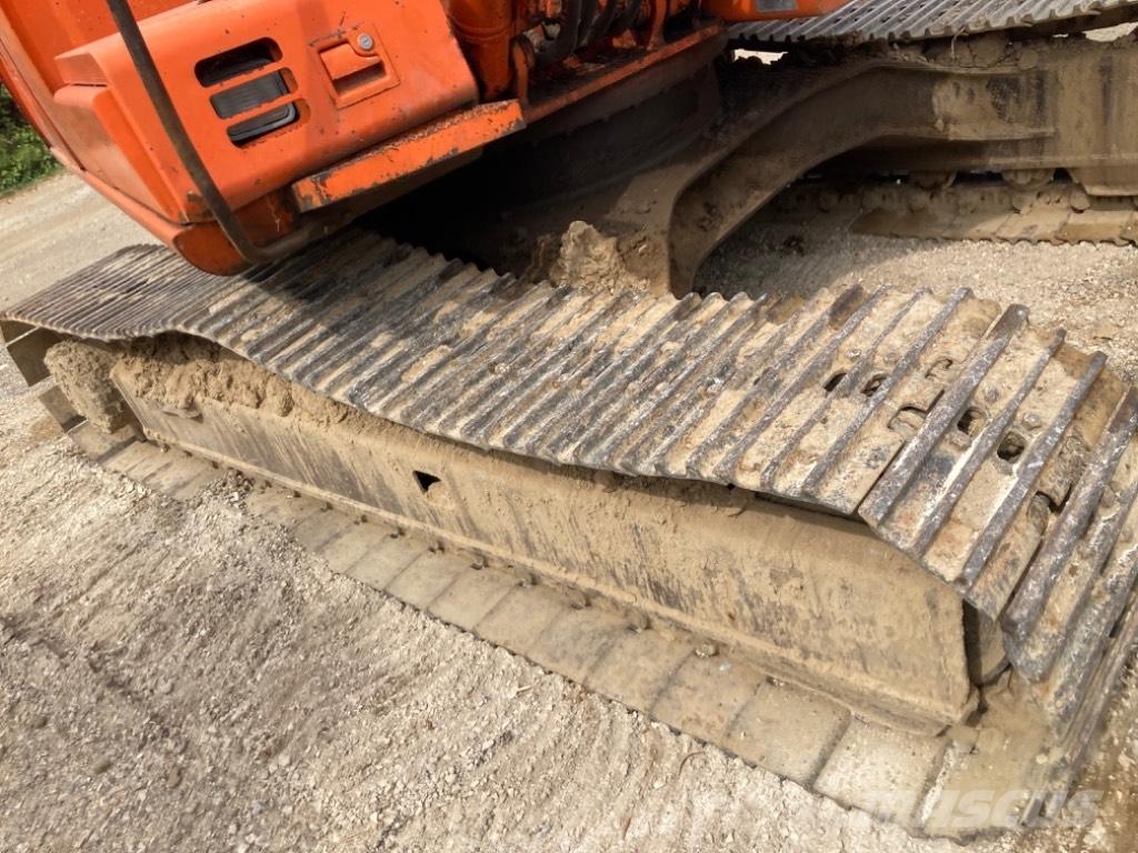 Hitachi EX 135 Crawler excavators