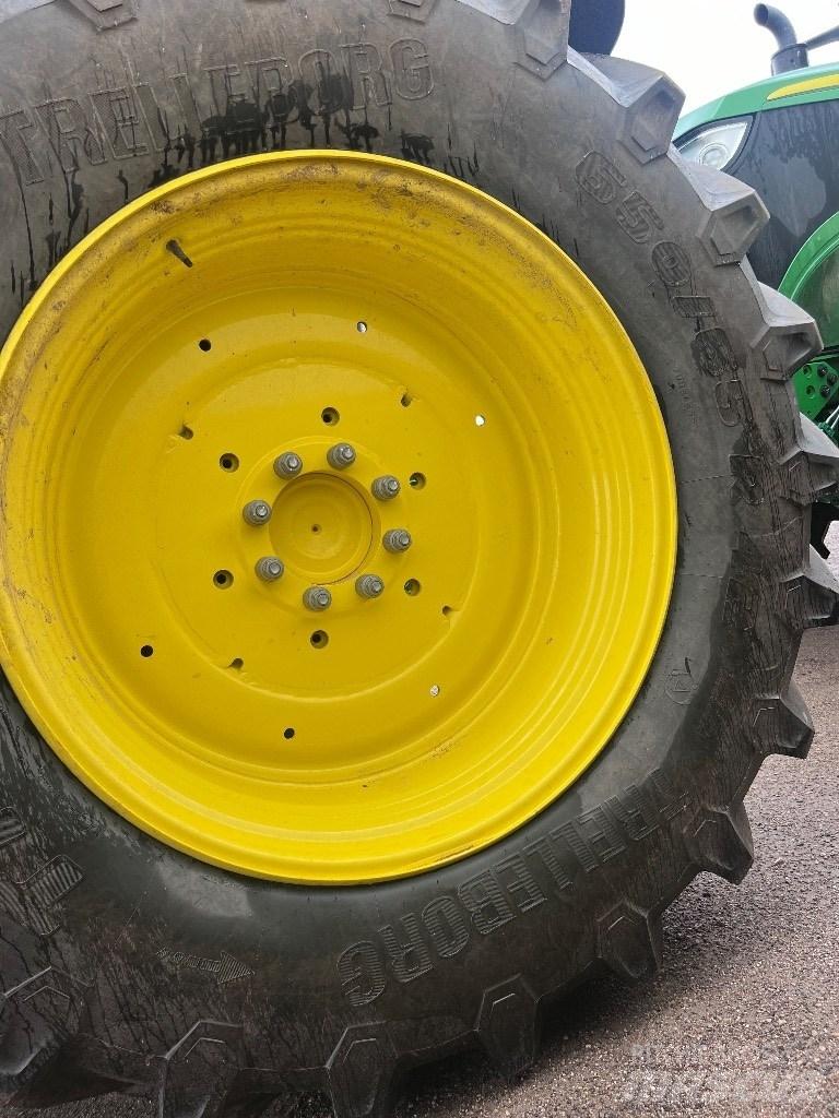 John Deere 6195M Tractors