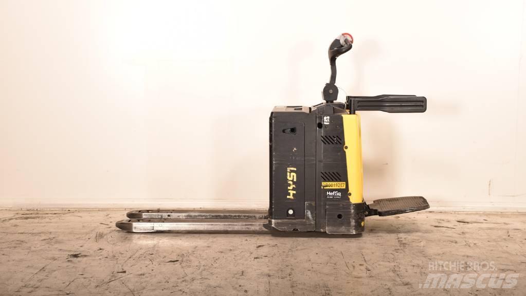 Hyster P 2.0 S Low lifter with platform