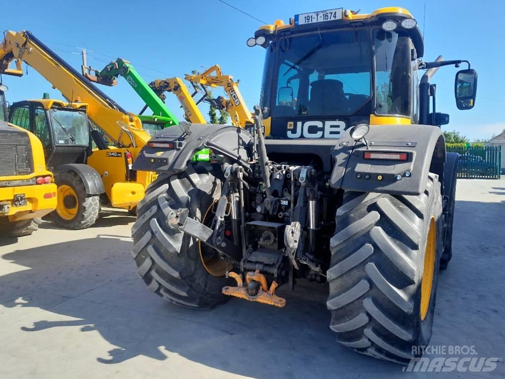 JCB Fastrac 4220 Tractors