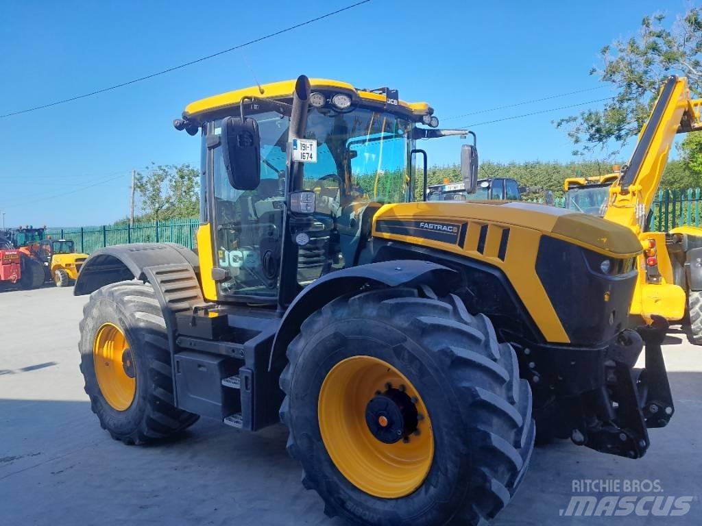 JCB Fastrac 4220 Tractors