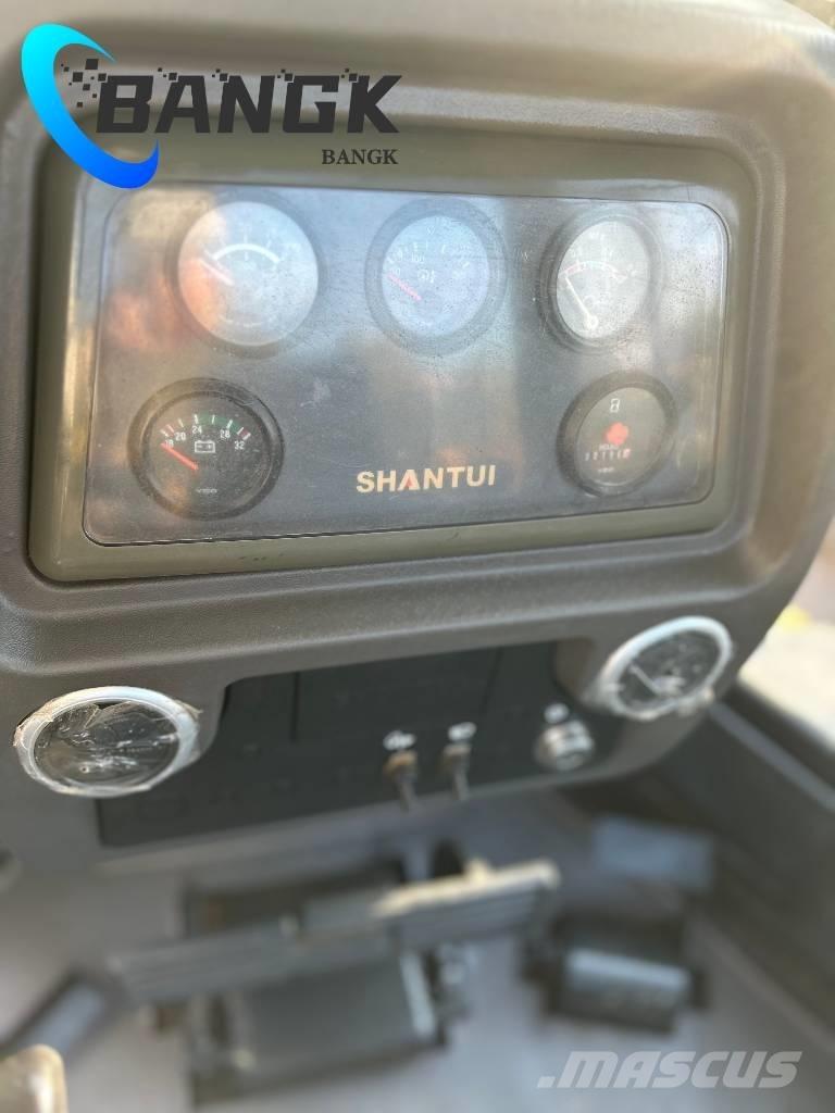 Shantui SD 16 Graders