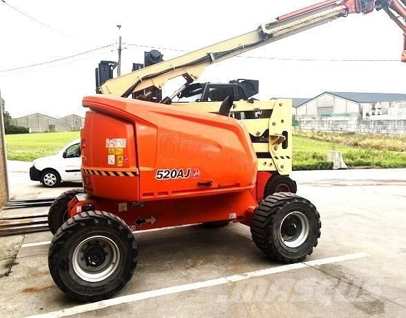JLG 520 AJ Articulated boom lifts