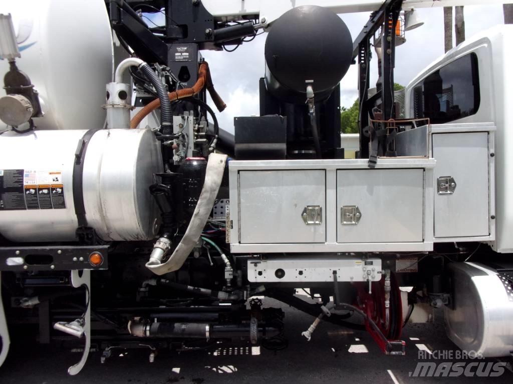 International 7500 Combi / vacuum trucks