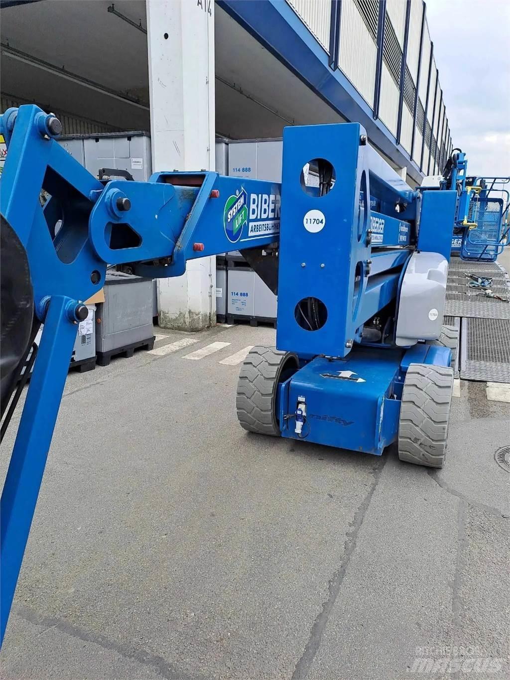  HR17NE Articulated boom lifts