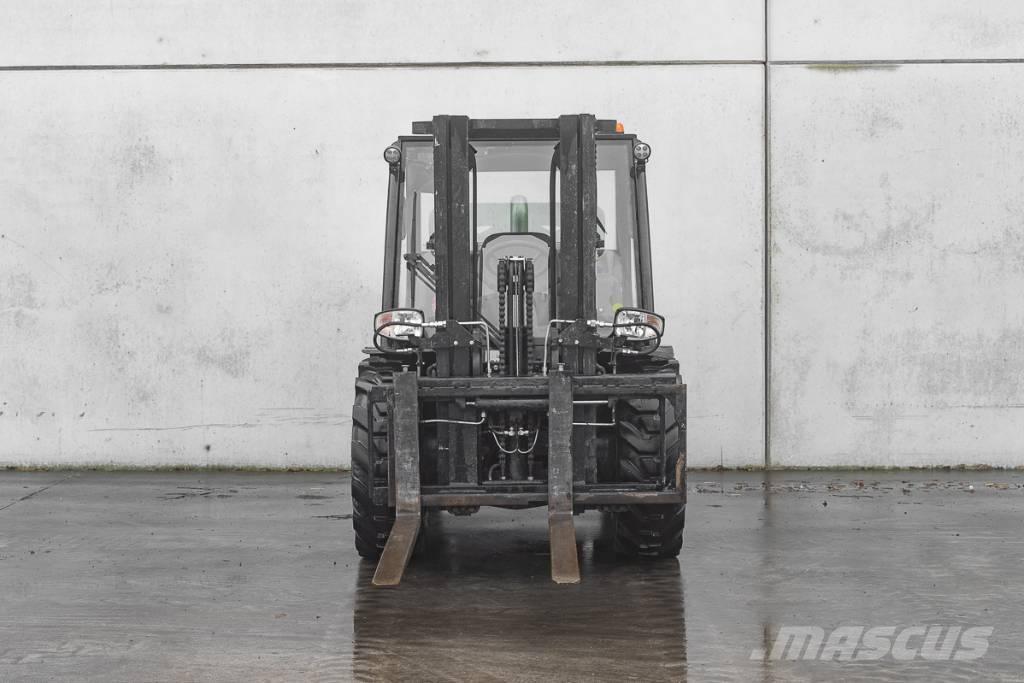 Manitou MC 30-4 D Diesel trucks