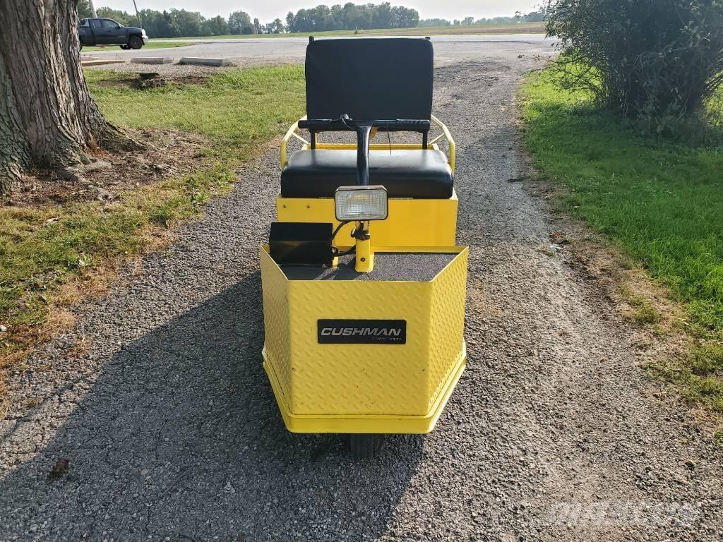 Cushman Minute Miser Towing trucks