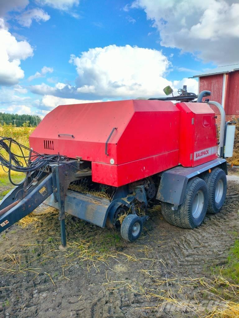 Vicon RF135 Round balers
