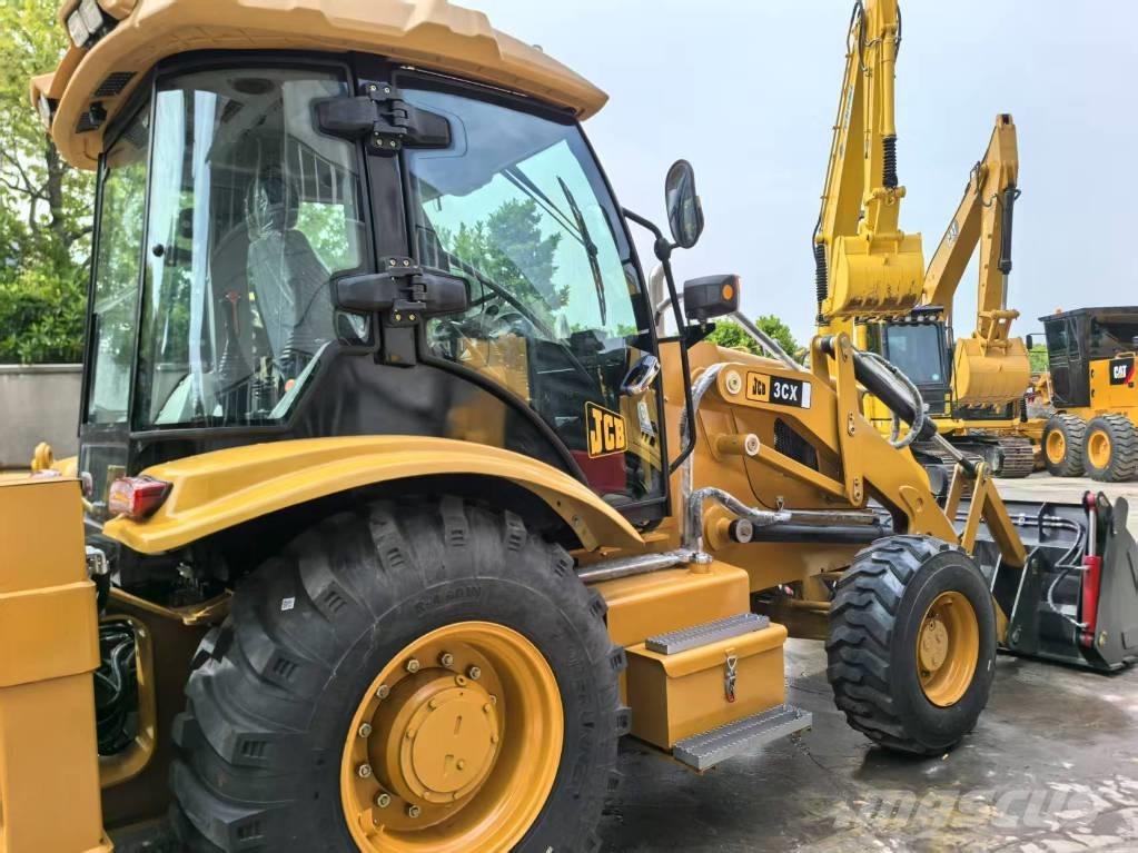 JCB 3 CX Backhoe loaders