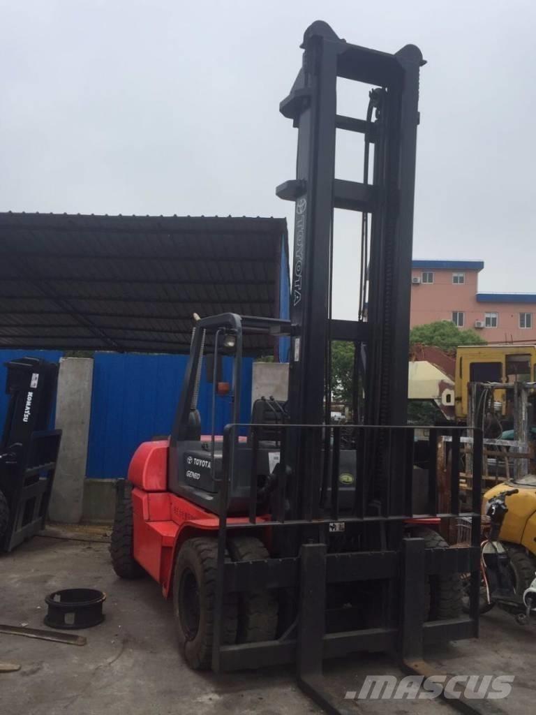 Toyota 8 Ton Diesel trucks