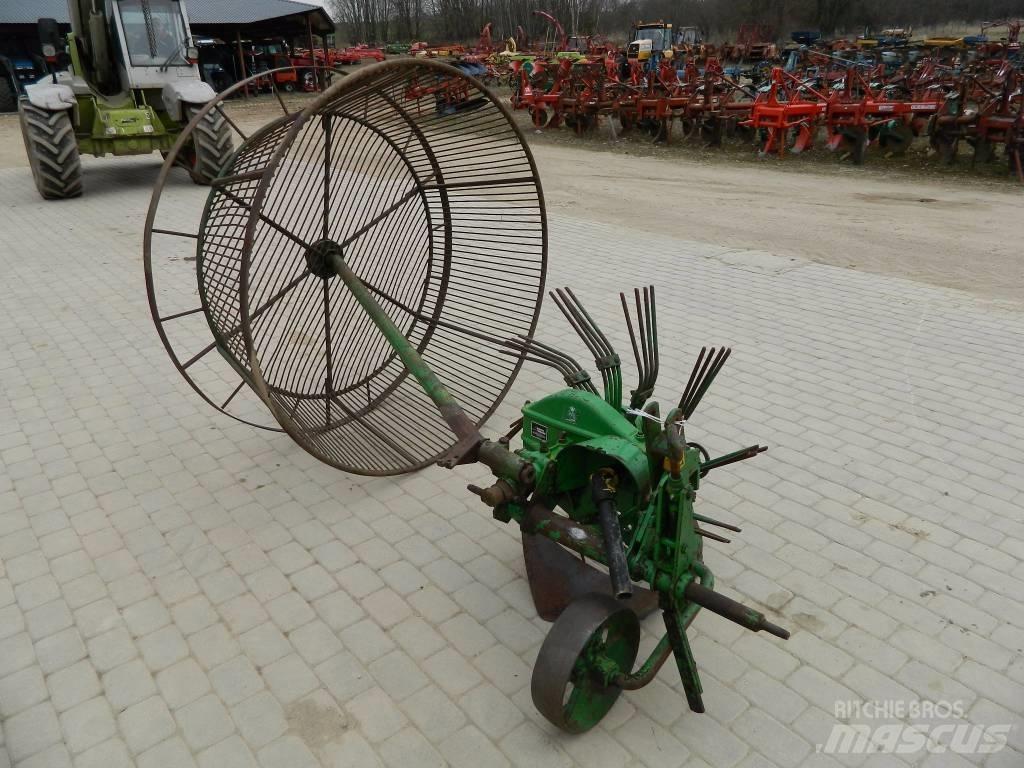 Bolinder-Munktell  Potato harvesters and diggers