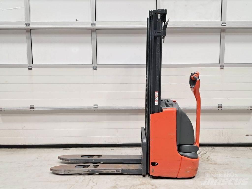Linde L10 Pedestrian stacker