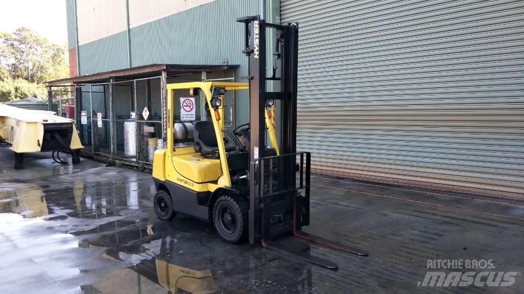 Hyster H2.5XT LPG trucks