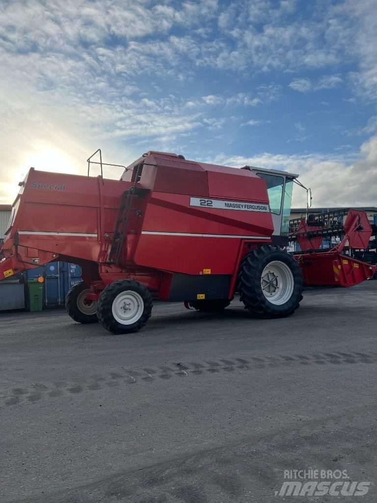 Massey Ferguson 22 Combine harvesters