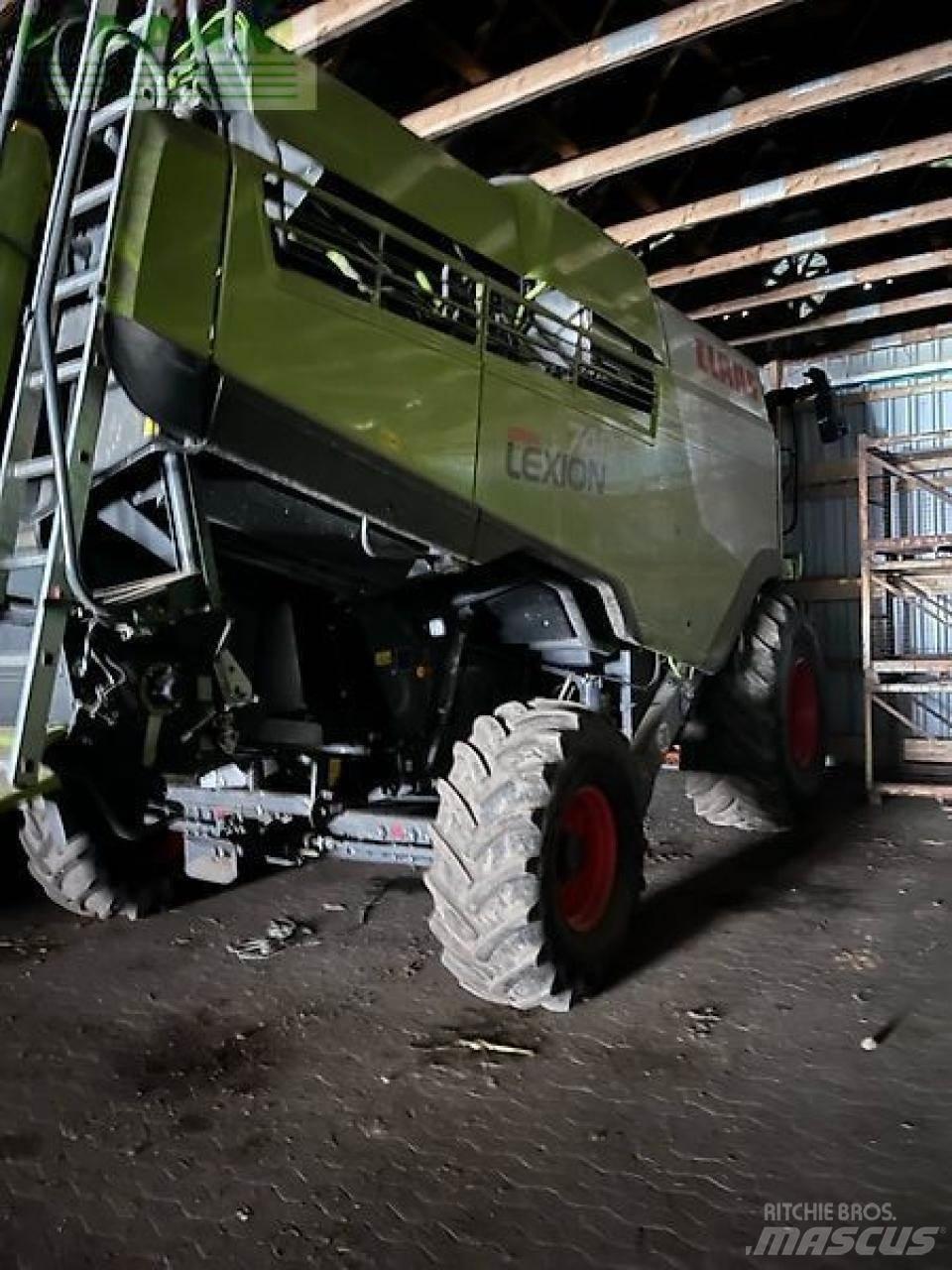 CLAAS lexion 740 Combine harvesters