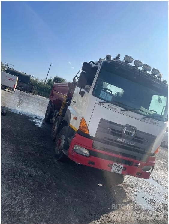 Hino 700 Series Crane trucks