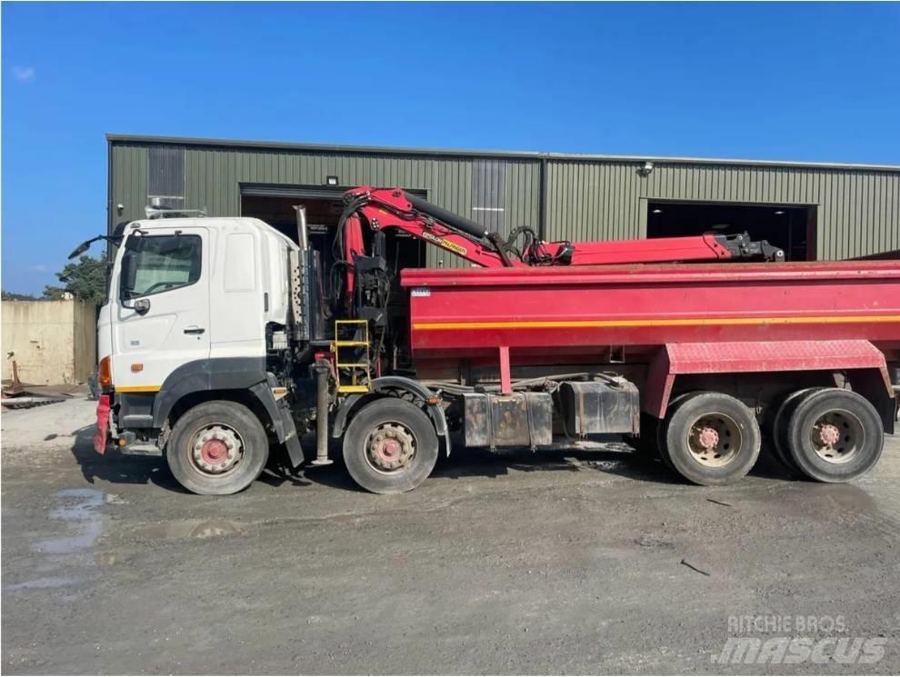 Hino 700 Series Crane trucks