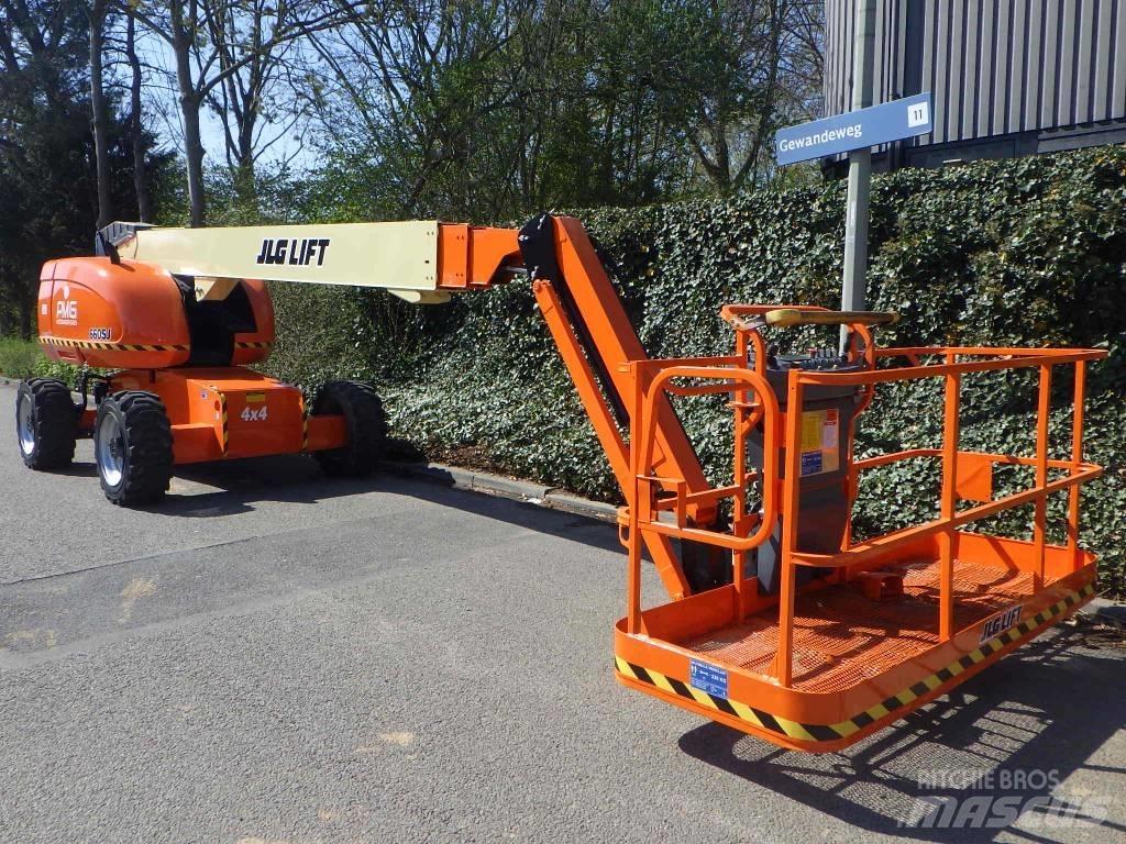 JLG 660SJ Telescopic boom lifts