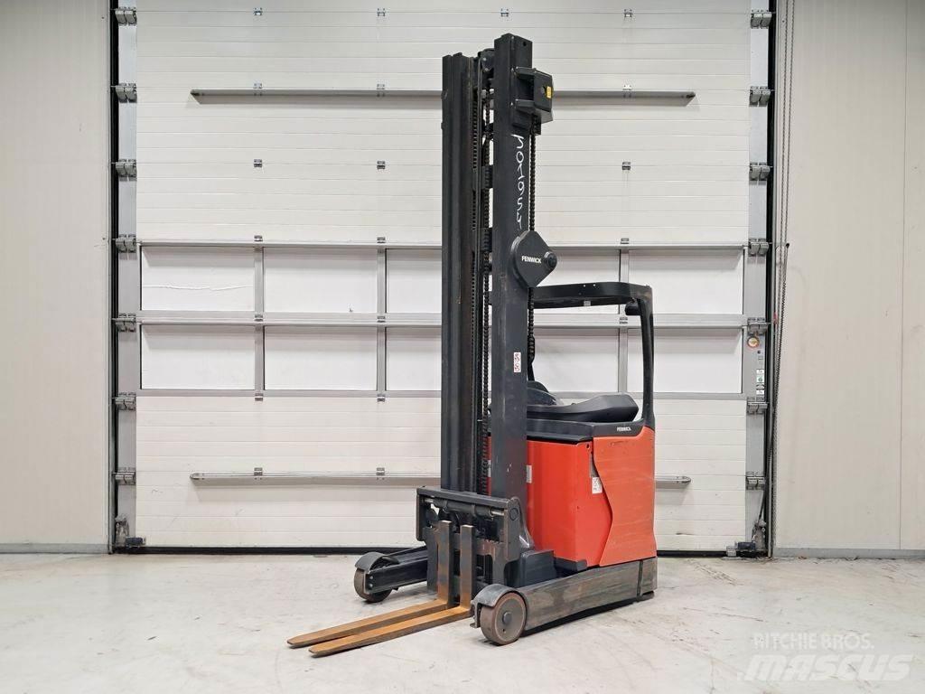 Linde R14 HD Reach trucks