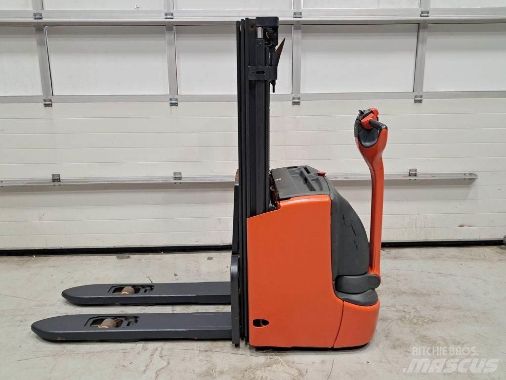 Linde L12I Pedestrian stacker