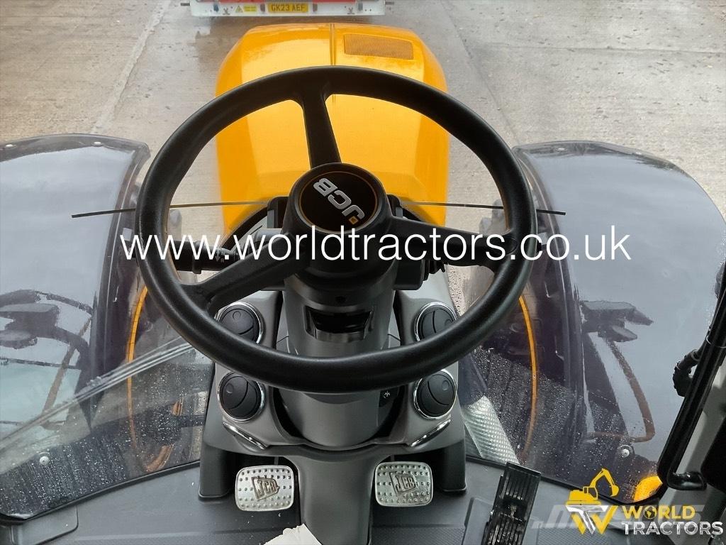 JCB Fastrac 4220 Tractors