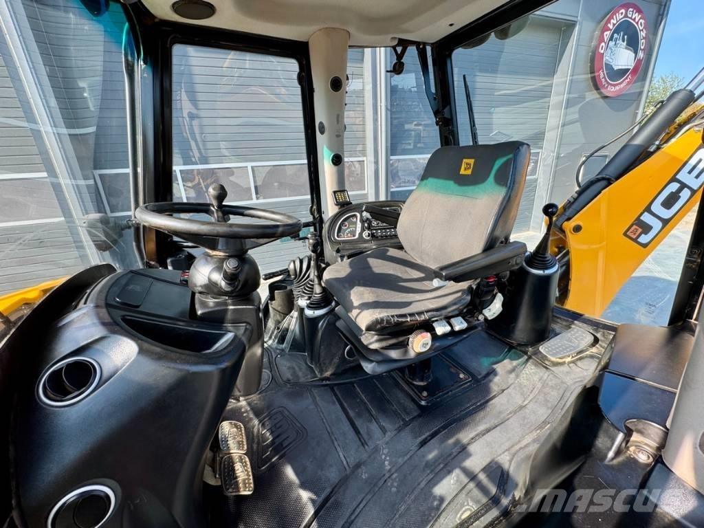 JCB 4 CX Backhoe loaders