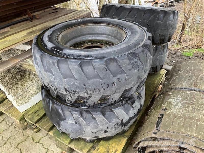  - - - GALAXY Tyres, wheels and rims