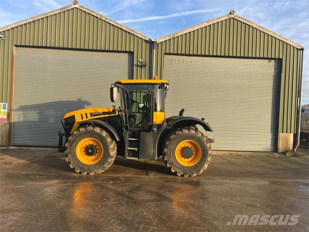 JCB Fastrac 4220 Tractors