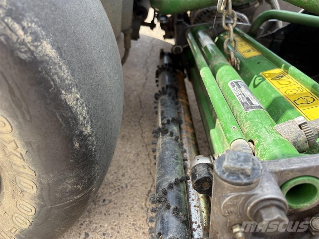 John Deere 2500E Walk-behind mowers