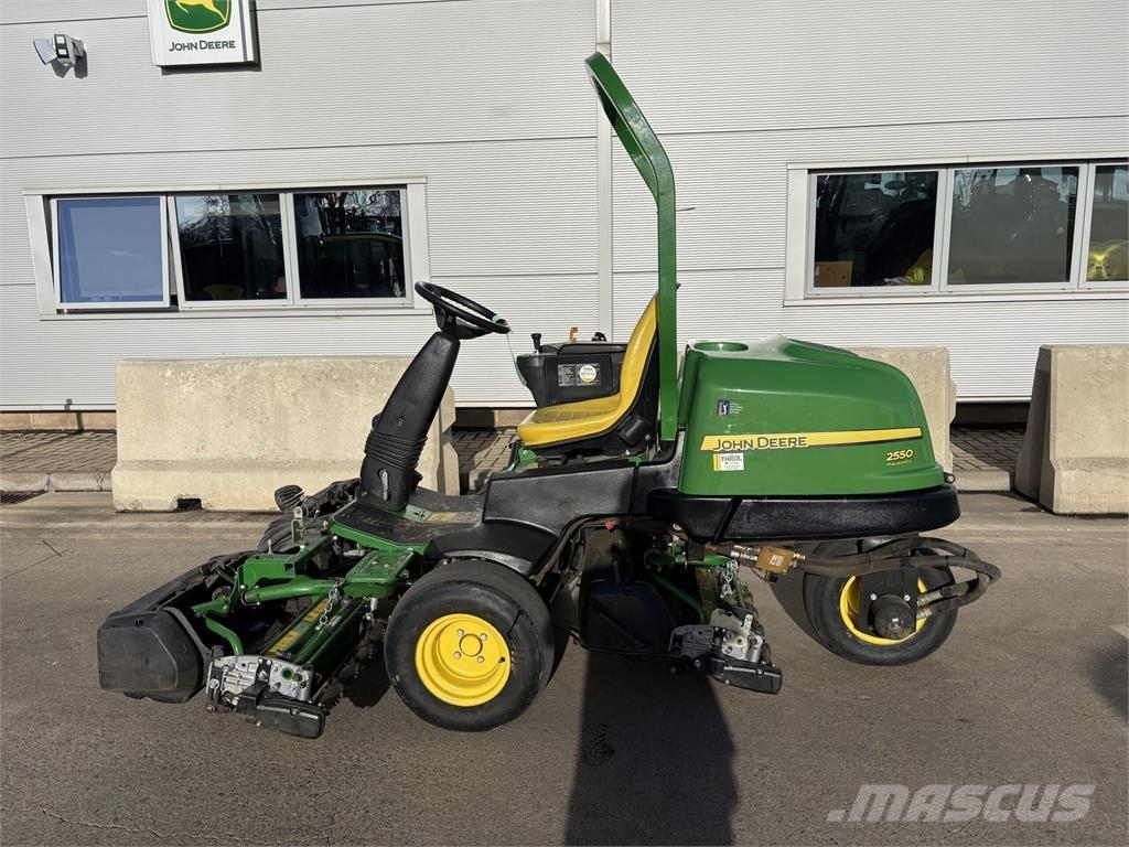 John Deere 2550 Walk-behind mowers