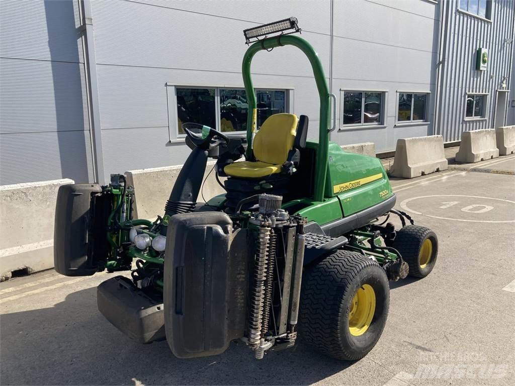 John Deere 7500AE Walk-behind mowers