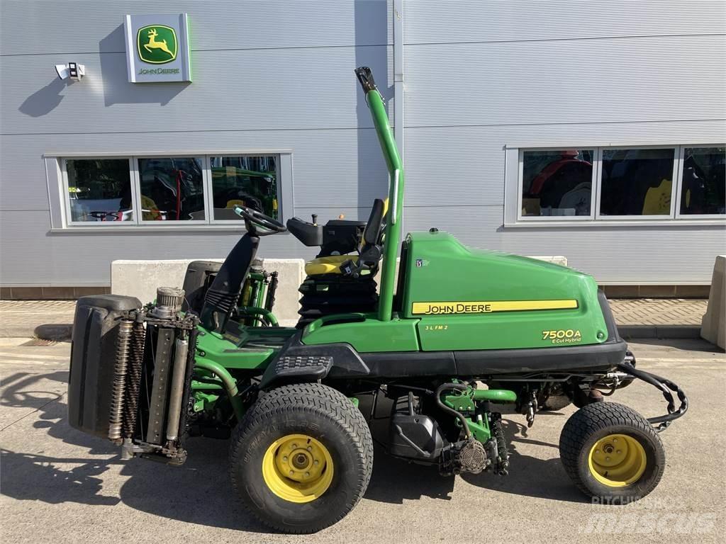 John Deere 7500AE Walk-behind mowers