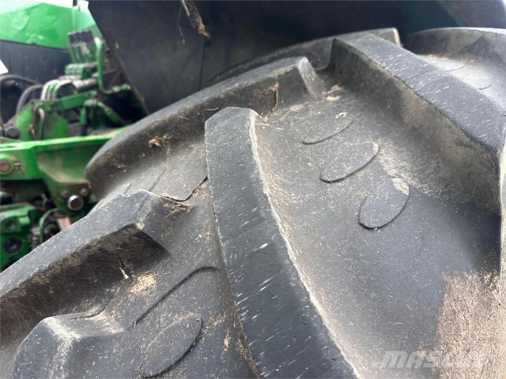 John Deere 7700 Tractors