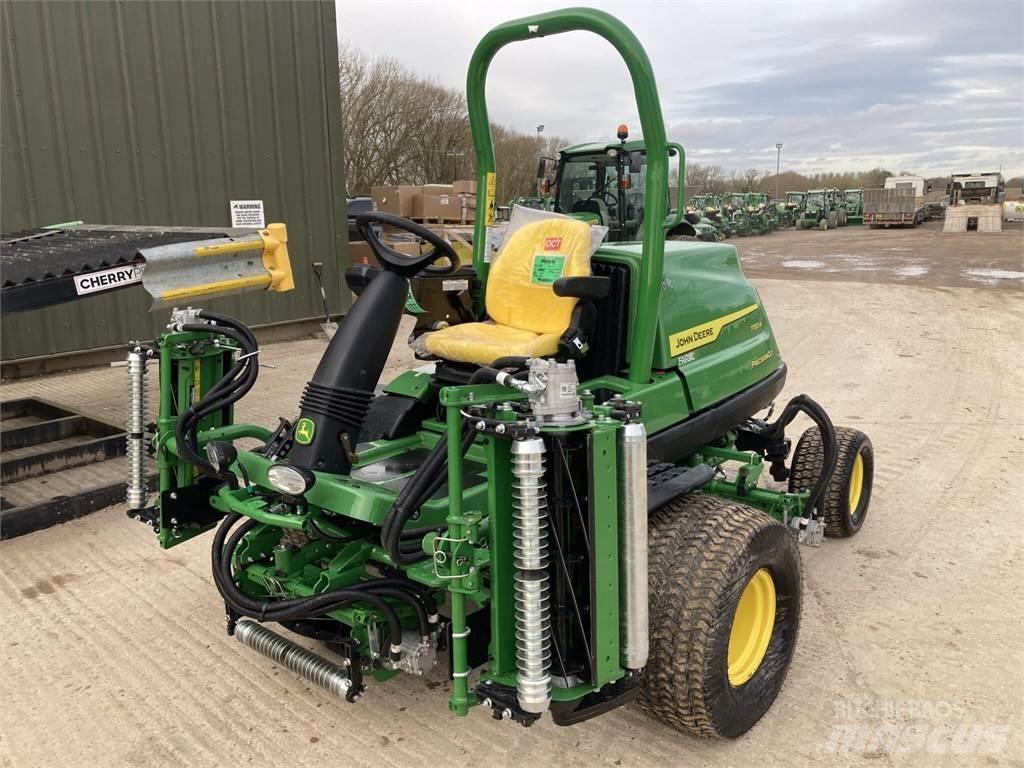 John Deere 7700A Walk-behind mowers