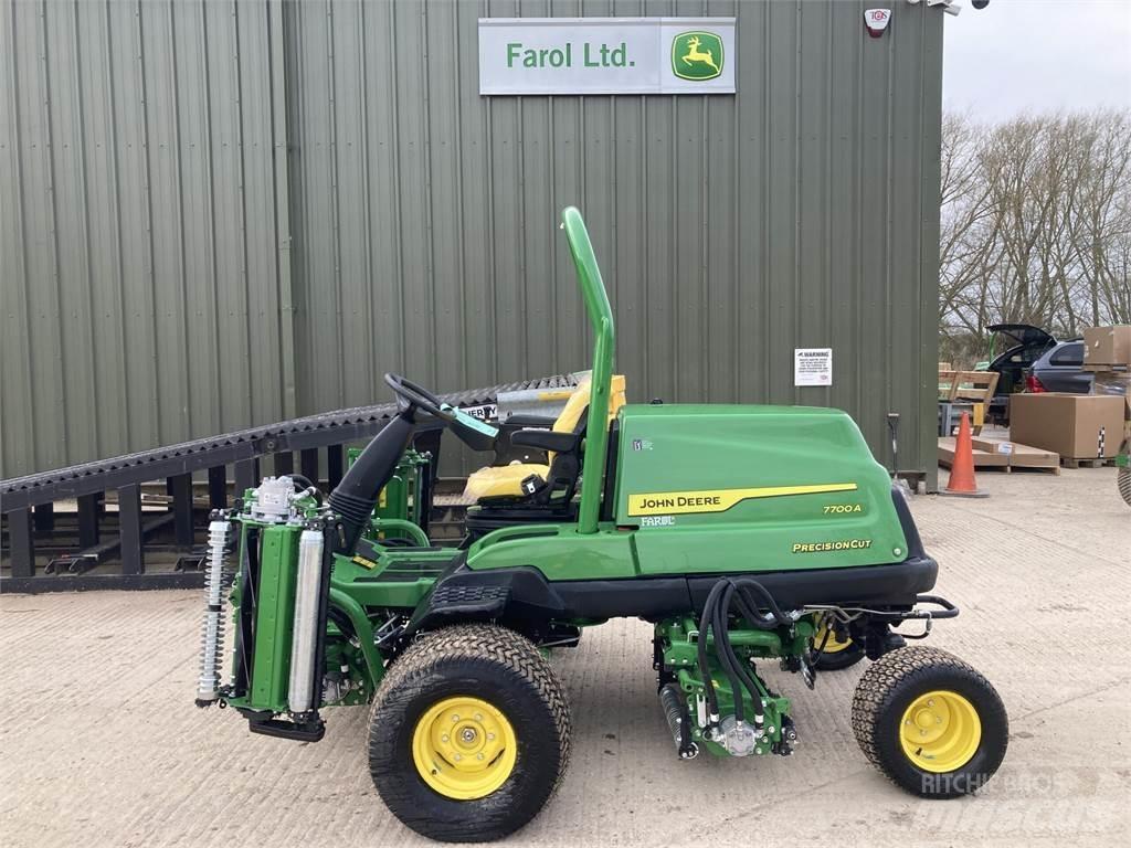 John Deere 7700A Walk-behind mowers