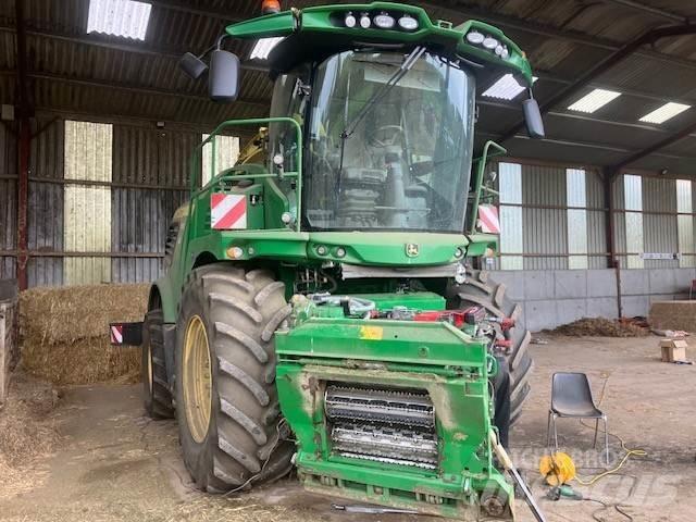 John Deere 9900 Self-propelled foragers