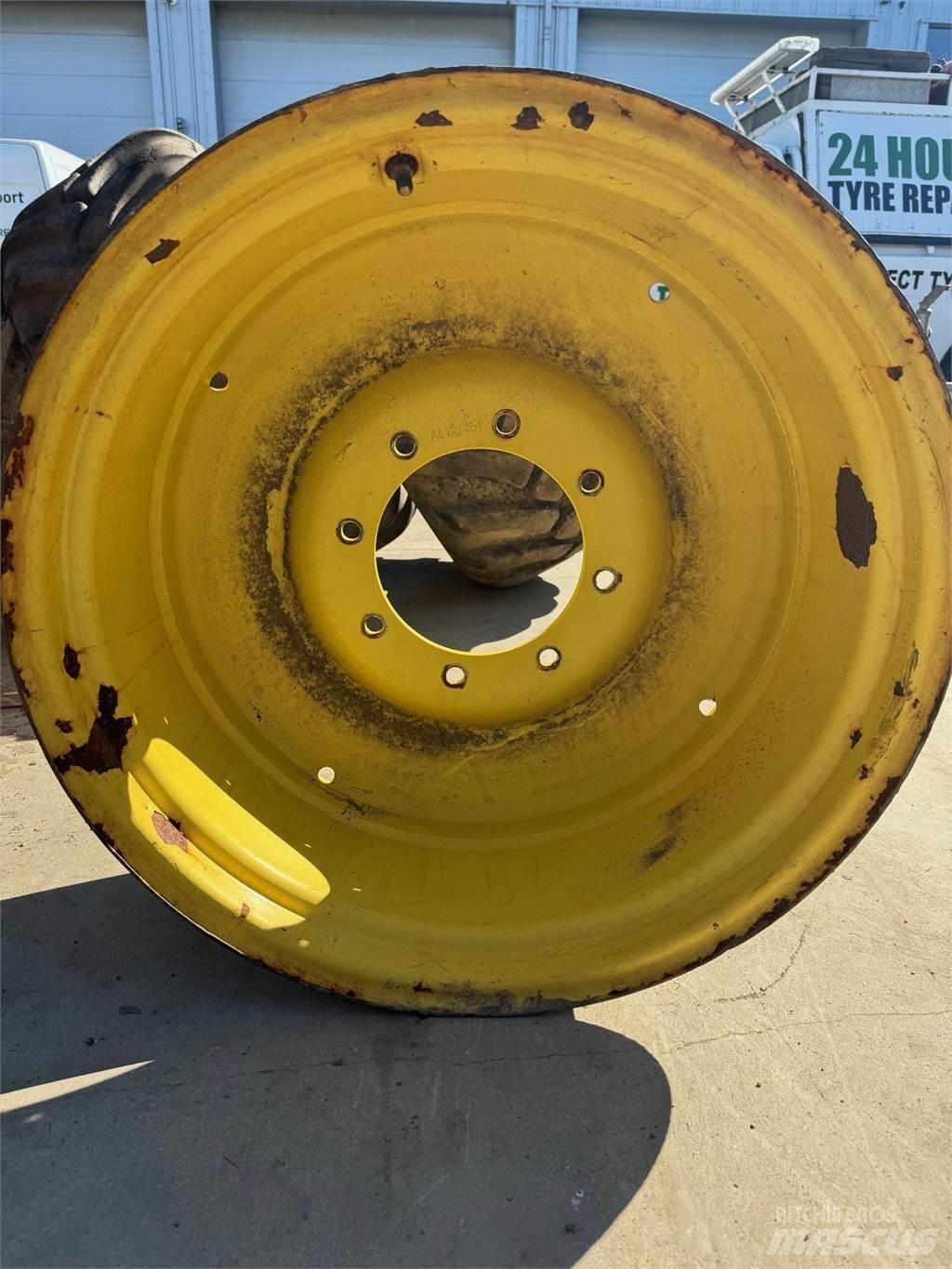 John Deere Example Tyres, wheels and rims