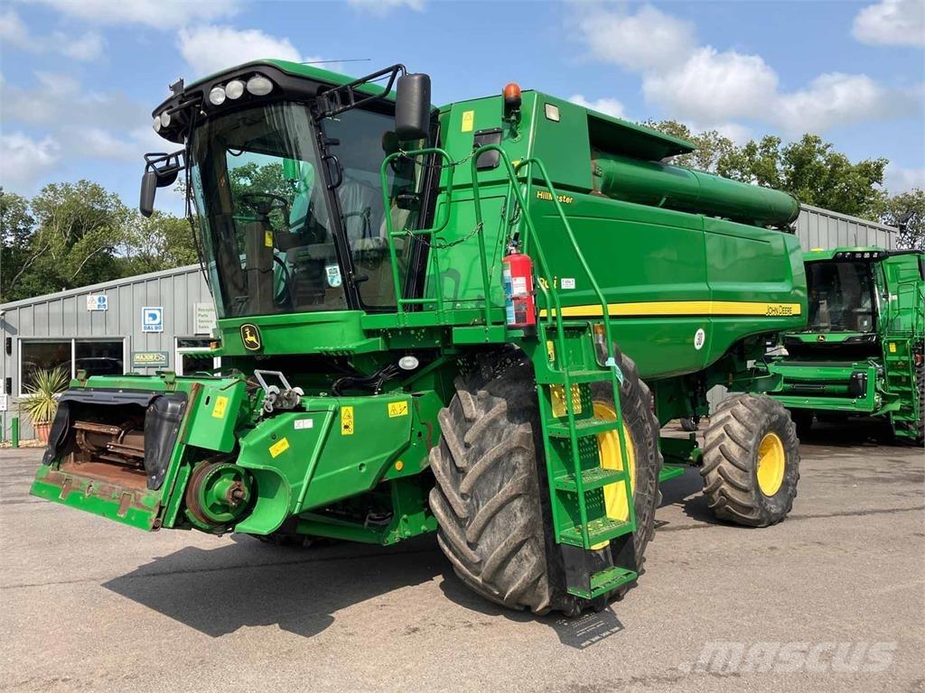 John Deere S690i HM Combine harvesters