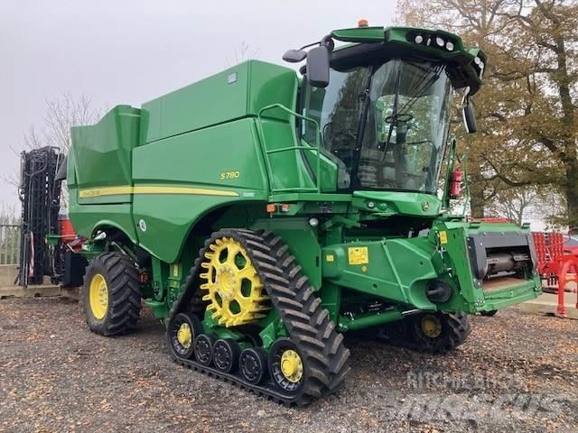 John Deere S780 Combine harvesters