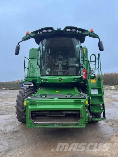 John Deere T670 Combine harvesters