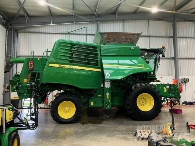John Deere T670i Combine harvesters