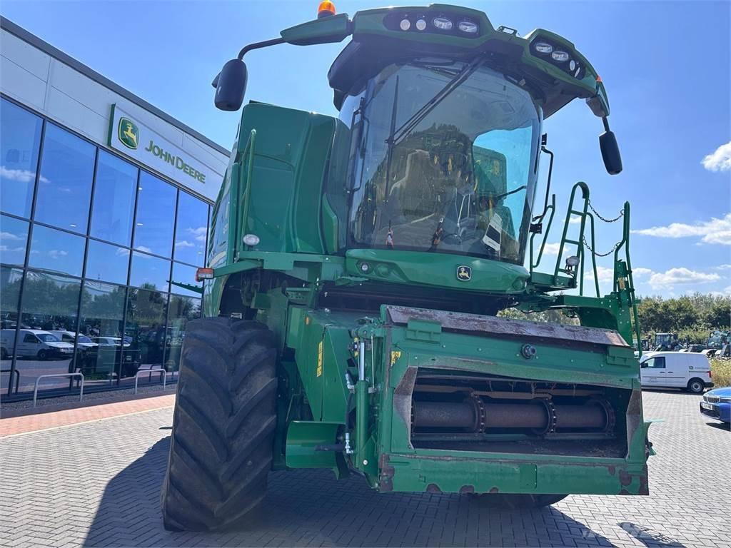 John Deere T670i HM Combine harvesters