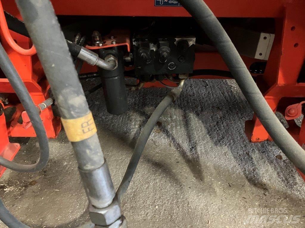 Kuhn Axis 50.2 HEMCW Sprayer fertilizers