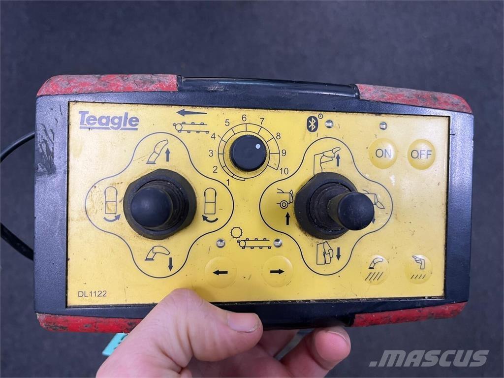 TEAGLE 8100 Manure spreaders