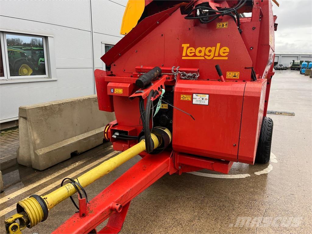 TEAGLE 8100 Manure spreaders