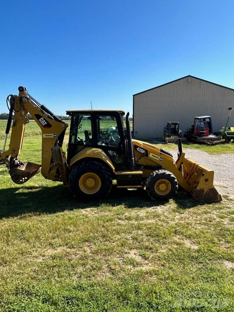 CAT 420 F2 ST Backhoe loaders