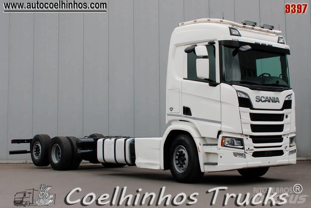 Scania R 520  V8 Chassis Cab trucks