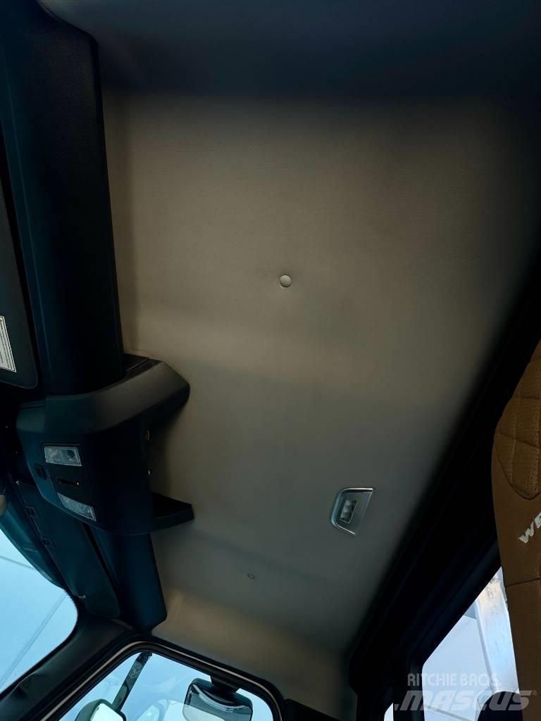 Western Star 49X Tractor Units